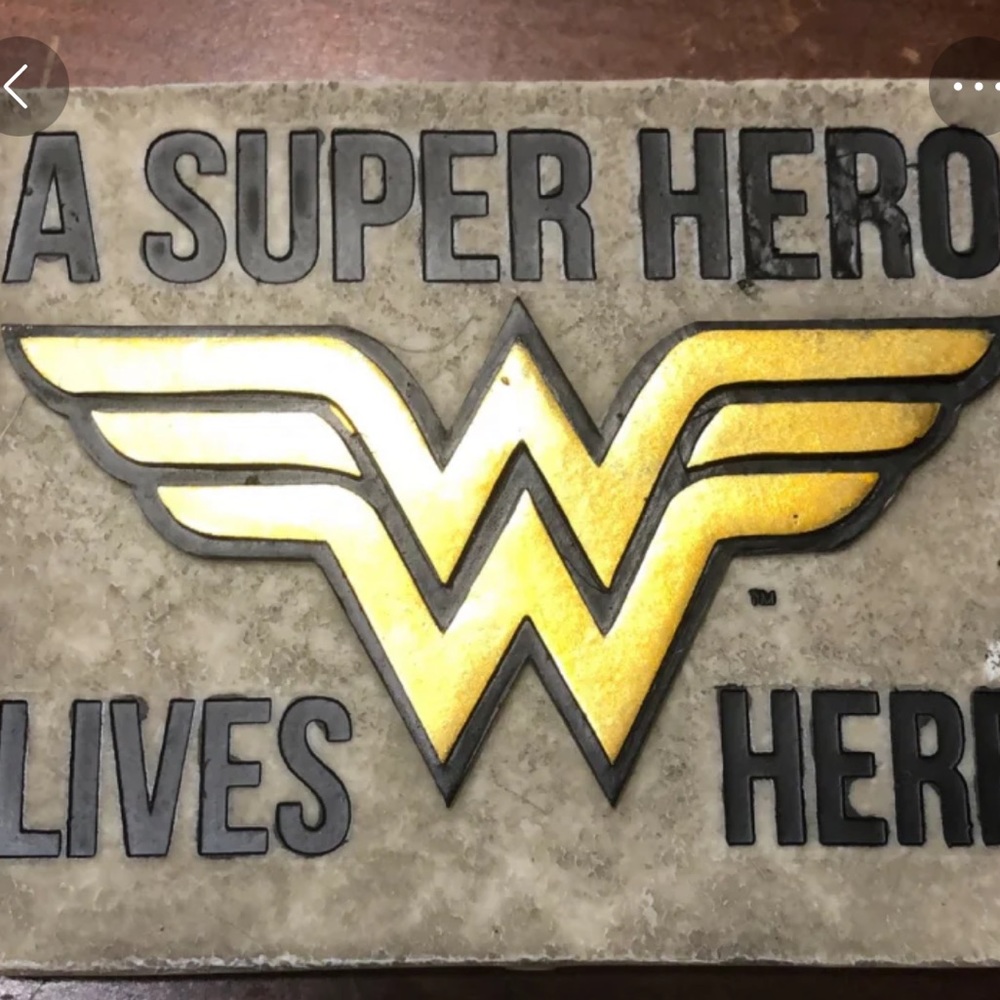 NIB-Spoontiques 21222 Wonder Woman Garden Stake - Picture 7 of 10